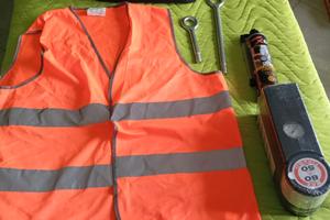 Compressore gonfiaggio ruote pù kit riparazione