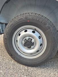 Pneumatici NUOVI estivi Fiat Ducato 215/70 R15C