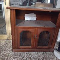 Mobile porta tv con sportelli 