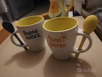 Tazze decorate con cucchiaino