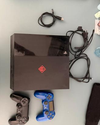 Console PS4 con Pad e giochi