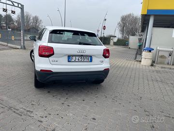 Audio Q2 benzina