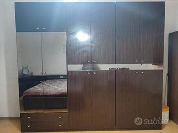 Armadio camera con specchio - legno lucido