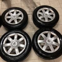 8 Gomme con cerchi in lega Peugeot 807 e 2 sedili