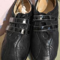 SCARPE DONNA SNEACKERS “LOREN”  IN PELLE NERA N. 4