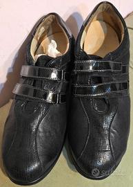 SCARPE DONNA SNEACKERS “LOREN”  IN PELLE NERA N. 4