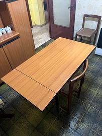 Mobile dispensa e tavolo allungabile