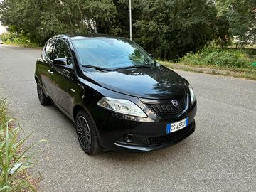 Lancia Ypsilon 1.0 Hybrid 11800km