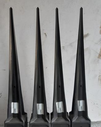 4 PALI / montanti per recinzione plastica rigida.