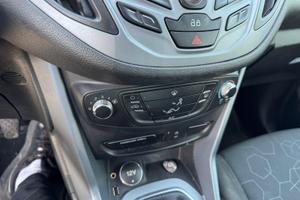 Auto demolita per esportazione