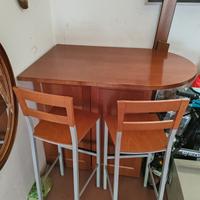 Tavolo penisola con 2 sedie