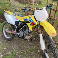 Suzuki rmz