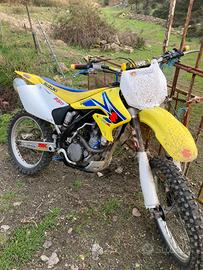 Suzuki rmz