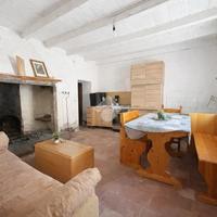 CASA SEMINDIPENDENTE A RONCOLA