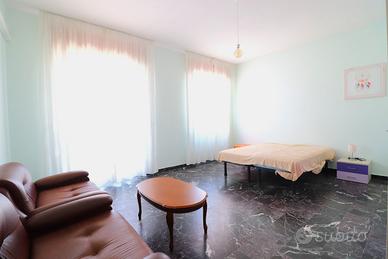 Pentavano al primo piano con spazio esterno