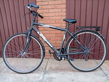 Si tratta di una bicicletta ibrida da città