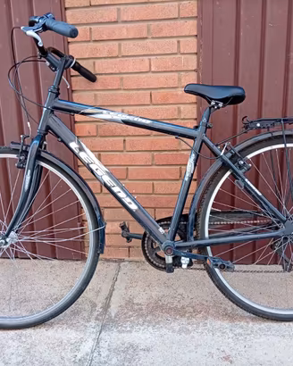 Si tratta di una bicicletta ibrida da città