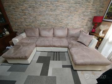 divano quattro posti con shaslong 