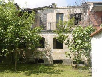 Immobile in asta di 264 m² con 3 locali a Borgolav