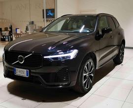 VOLVO XC60 B4 (d) AWD automatico Ultimate Dark