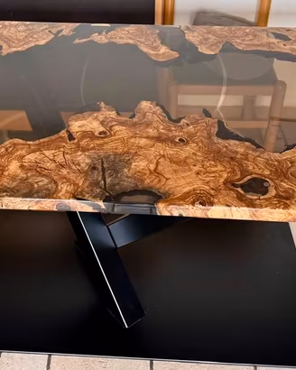 Tavolo pranzo  legno d‘ulivo di resina epossidico