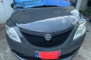 Lancia ypsion gpl benzina