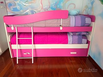 Due letti sovrapponibili per cameretta bambini