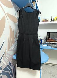 Vestito nero tubino con dettagli in pizzo
