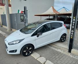 Ford Fiesta 1.5 TDCi 75cv Black & White - 2017
