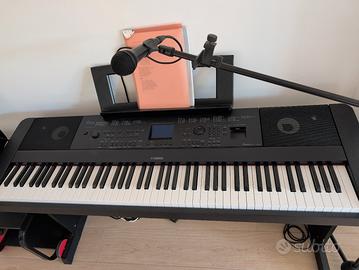 Pianoforte tasti pesati usato ma come nuovo 