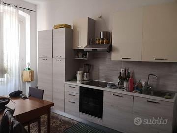 Bilocale arredato per single o coppie Via Baylle