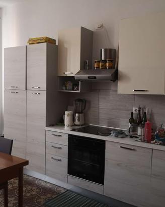 Bilocale arredato per single o coppie Via Baylle