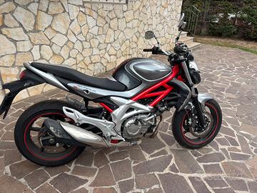 Suzuki gladius 650