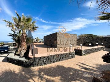 Meravigliosa villa con piscina a Pantelleria