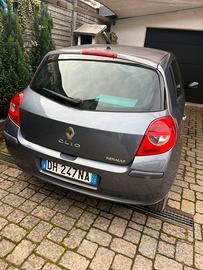 Renault clio serie 3 neopatentato