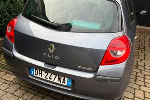 Renault clio serie 3 neopatentato