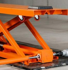 Sollevatore auto/moto