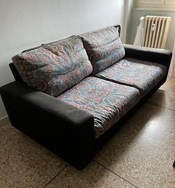 Divano in buone condizioni 90x180