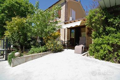 CASA INDIPENDENTE A MOMBAROCCIO