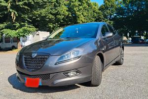 Lancia Delta S  Momo Design 1 .6 120 CV 