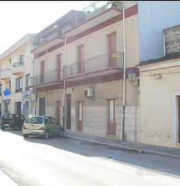 Casa indipendente 9 vani in via Bixio