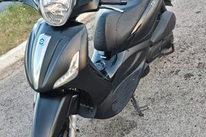 Beverly 125 cc 