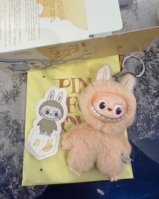 Labubu pin for love -B-