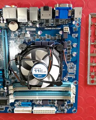 SCHEDA MADRE GIGABYTE GA-Q77M-D2H LGA 1155