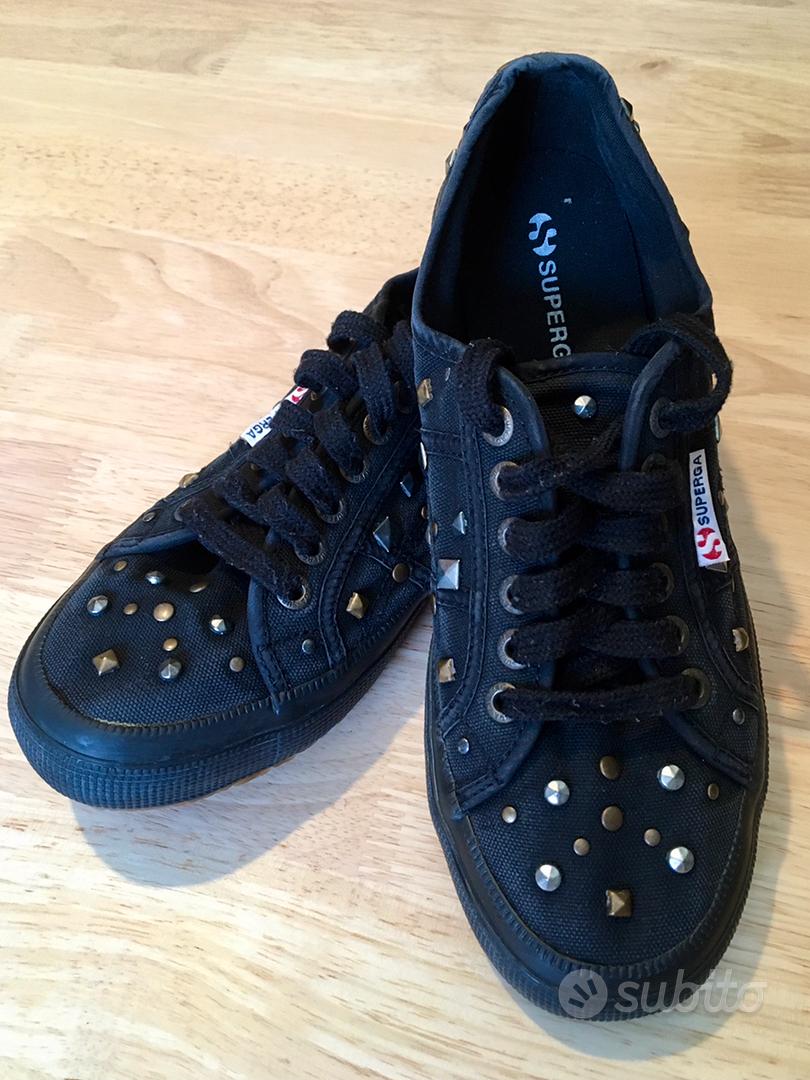 Superga nere store con borchie