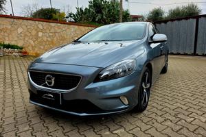 Volvo V40 D2