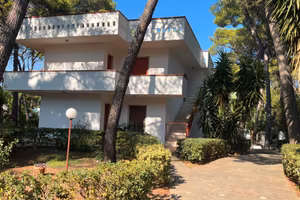 Villa immersa in pineta a Castellaneta Marina