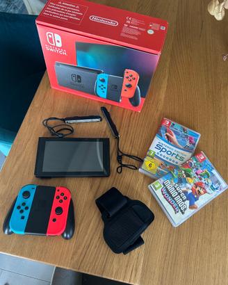 Nintendo Switch con 2 giochi