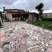 PORZIONE DI BIFAMILIARE A APRILIA