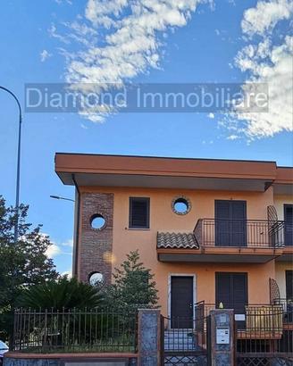 Villetta a schiera 280mq a Linguaglossa